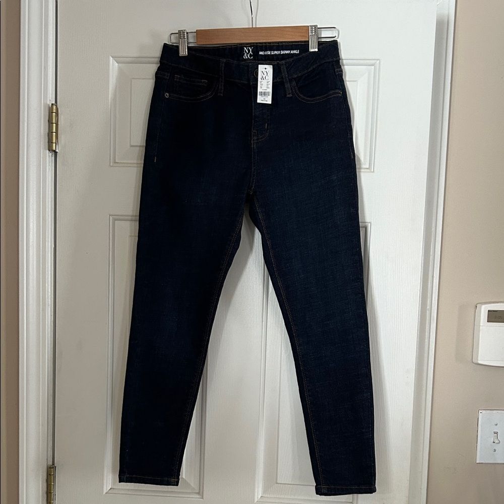 NWT New York & Co. Mid-Rise Super Skinny Size 6P (mid-tagged 10P) Jeans